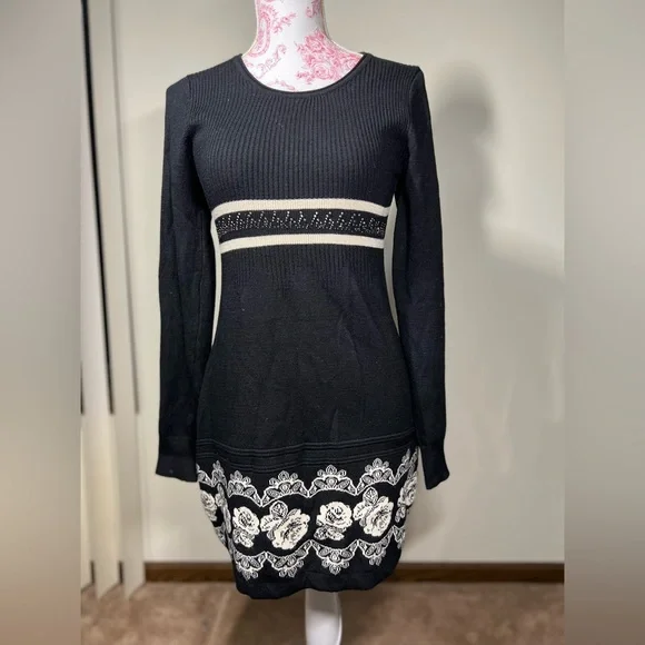 (Unmarked) Dresses | Cashmere Wool Black Sweater Dress Cream Lace Detail Elegant Long Sleeve Knit | Color: Black | Size: S | Md2mom2025'S Closet